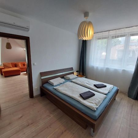 Utulny Apartman V Bratislava 4 Eksteriør bilde